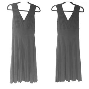 !!THEORY black pleated midi jersey dress!!