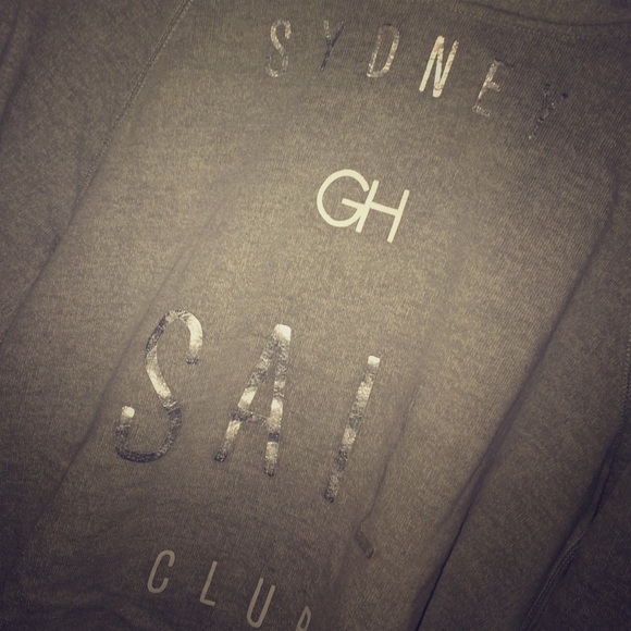💕🌺GILLY HICKS SWEATER - Picture 1 of 3