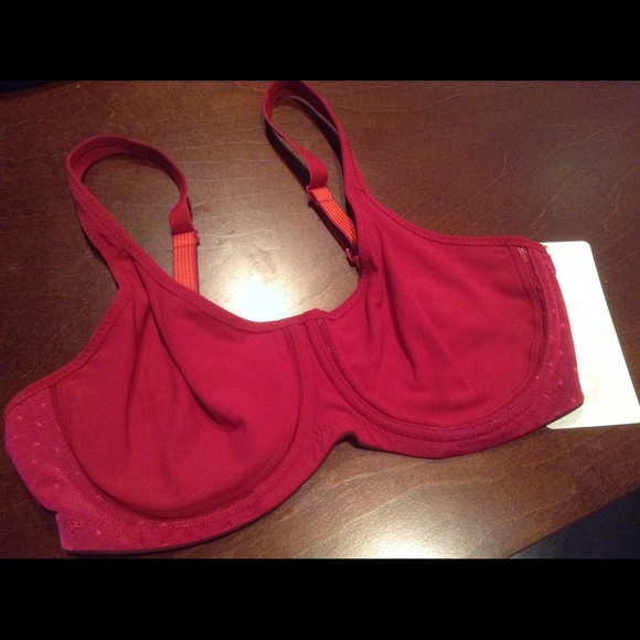 Lululemon "Boob Wired Bra"