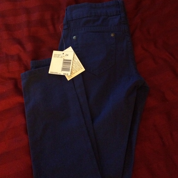 NWT Guess 👖 24 - Picture 3 of 4