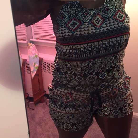 Black and White Romper - Picture 2 of 2