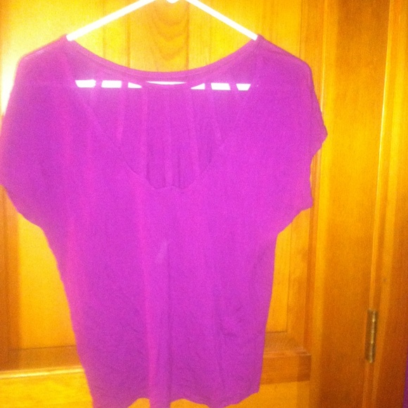 Tee shirt with cutout back - Picture 2 of 2