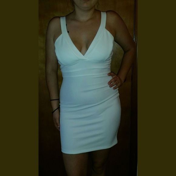 White bodycon dress