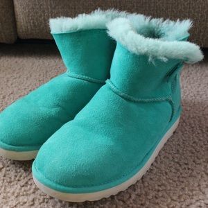 Aqua REAL UGGs Size 8