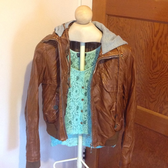 Leather jacket and mint green lace tank - Picture 1 of 2