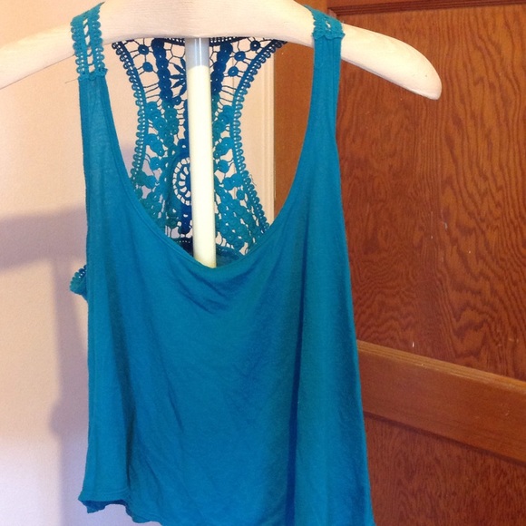 Perfect summer tank 🌸 - Picture 1 of 2