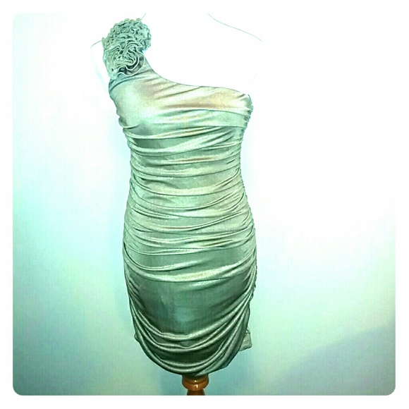 One shoulder gold dress