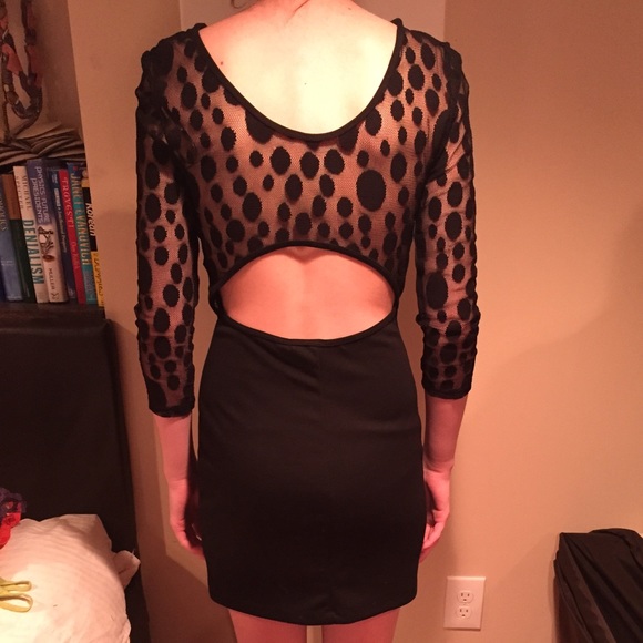 ¾ sleeve fitted black dress - Picture 2 of 4