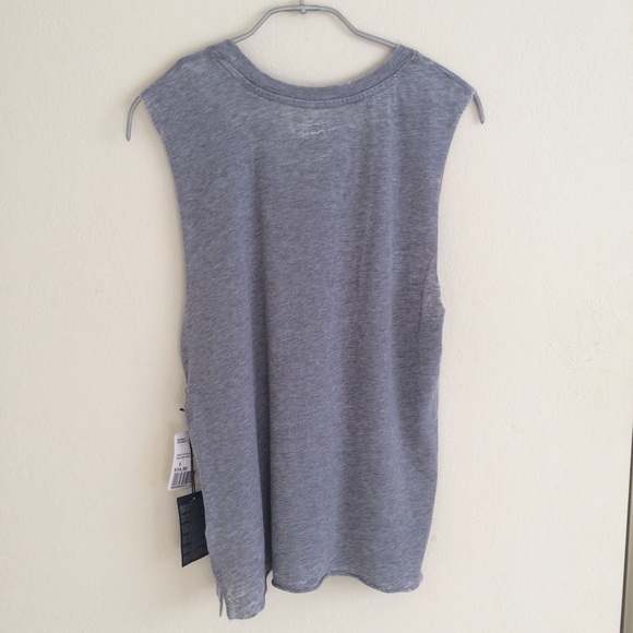 Forever 21 x Frozen grey top - Picture 2 of 3