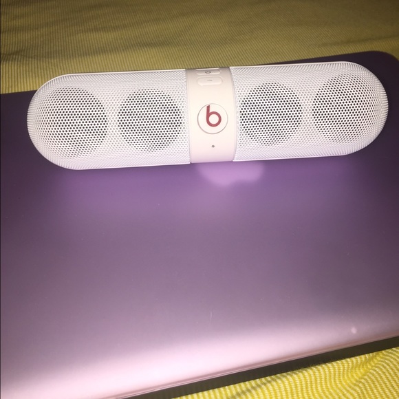 Brand New White Pill Bluetooth Speaker