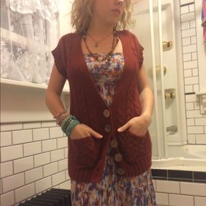 Adorable sweater tank vest hippie boho maroon 21 M