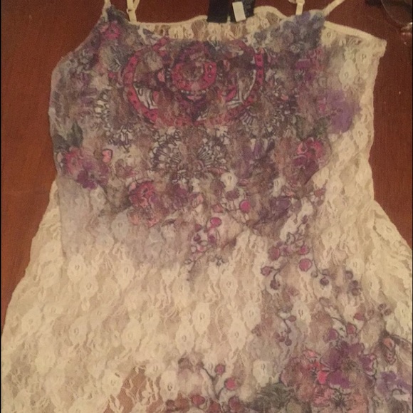 Gorgeous lace tanktop