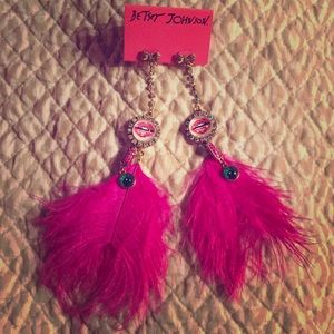 Betsey Johnson Rhinestone Feather Pink Earrings 💎