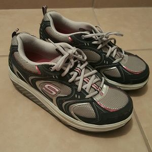 Dark grey and pink sketches shape ups sz 9