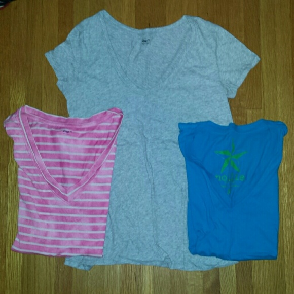 BUNDLE: 3 M V-neck tees