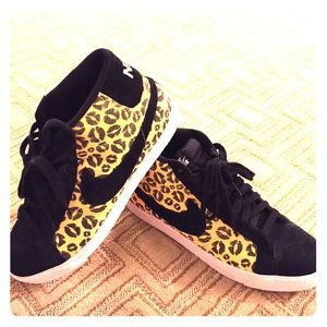 NIKE high tops