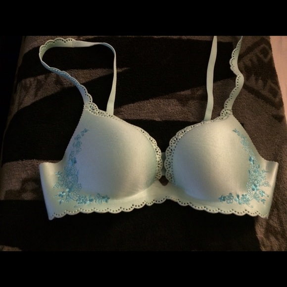 VS LIGHT BLUE BRA