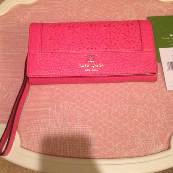 SOLD✋✋❌Kate spade wristlet wallet