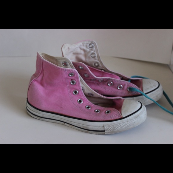 Converse - Picture 2 of 3