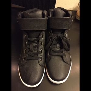 Pastrys All Black Hightops