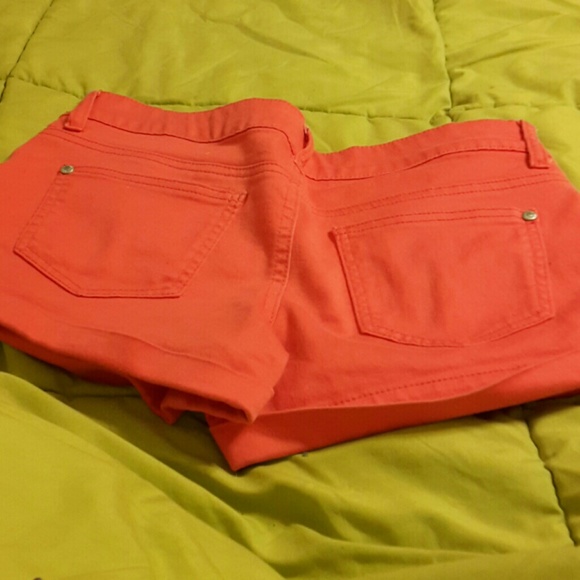 Shorts - Picture 2 of 2