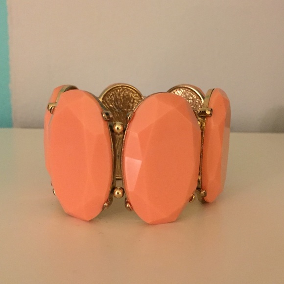 Jewelry - Pink and gold stretch bracelet