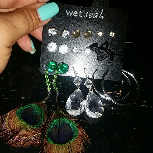 Assorted earrings set
