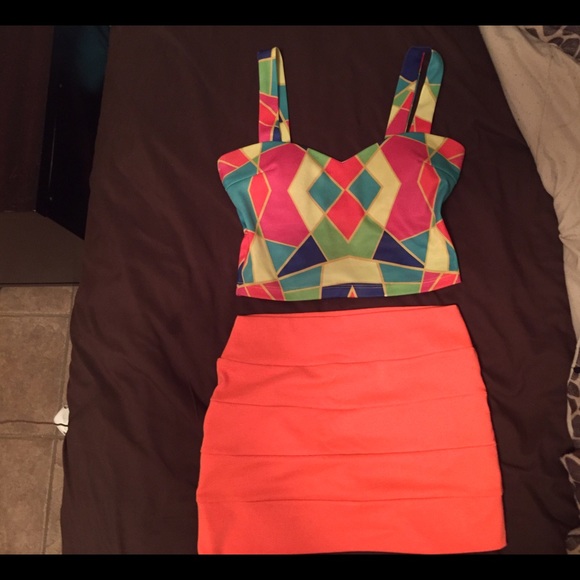 Crop Top and Skirt ๐๐๐ - Picture 2 of 4