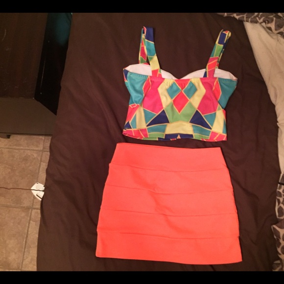 Crop Top and Skirt ๐๐๐ - Picture 3 of 4