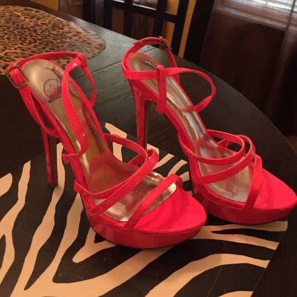 Crop Top and Skirt ๐๐๐ - Picture 4 of 4