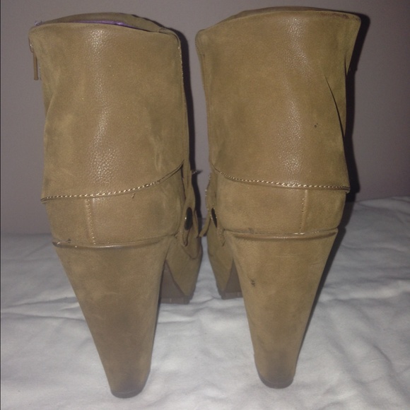 Boots - Picture 2 of 4