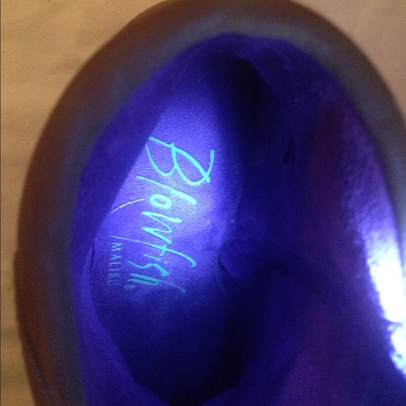 Boots - Picture 4 of 4