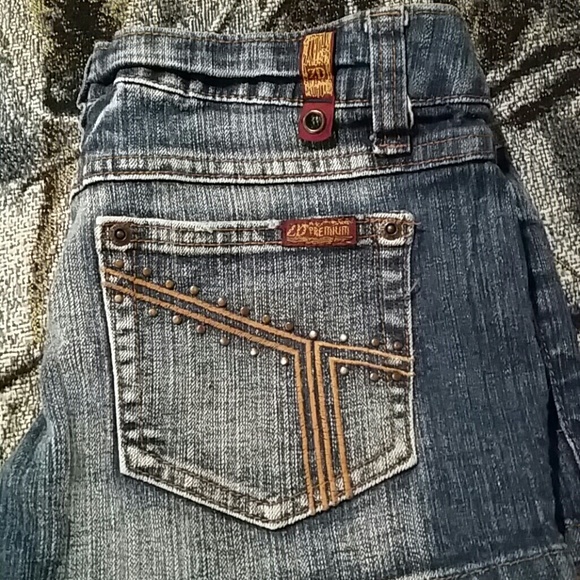 Shorts - Picture 4 of 4