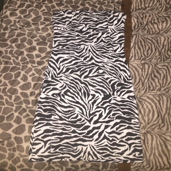 Forever 21, Zebra print Dress! 🎀 - Picture 2 of 3