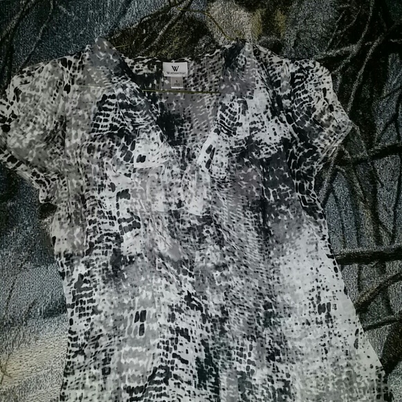 Shirt - Picture 2 of 4