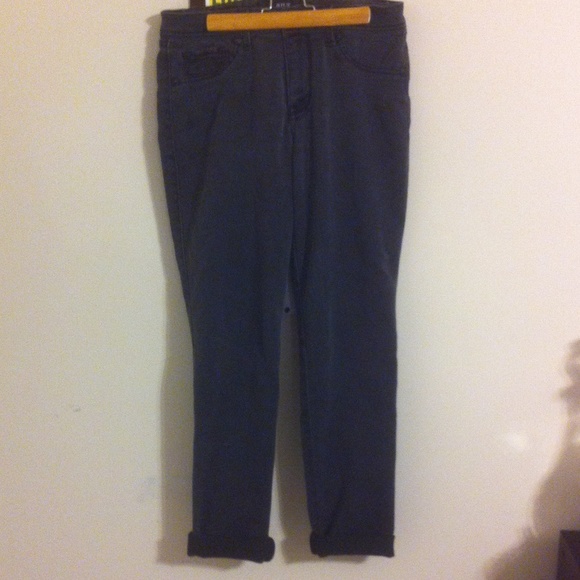 Black skinny jeans.