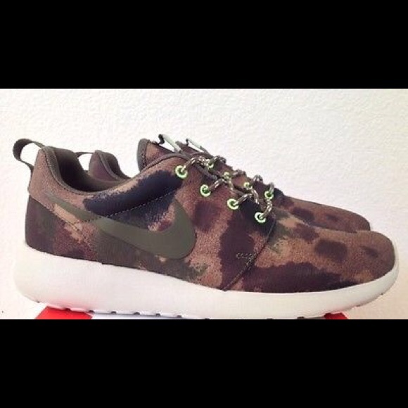 Rare Nike Rose Run Camo 2013