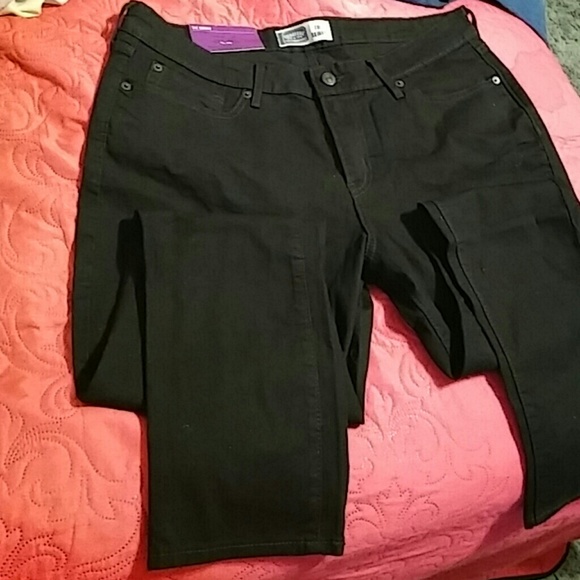 Black Skinny jeans