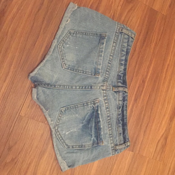 Shorts - Picture 2 of 4