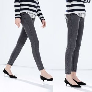 Grey skinny elastic pants