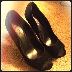 Black one toed high heeled