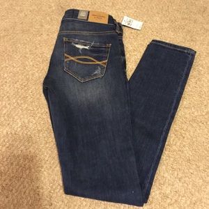 🆕Abercrombie Distressed Jeans