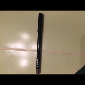 NYX LIP PENCIL