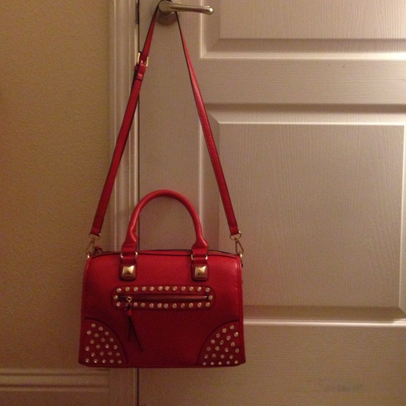 👠💋BEAUTIFUL RED STUDDED BAG - Picture 2 of 4