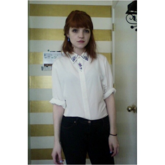 ❌Sold!❌ Lavender Collared Blouse - Picture 3 of 4