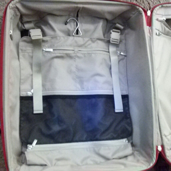 Red Tumi Weekender - Picture 4 of 4