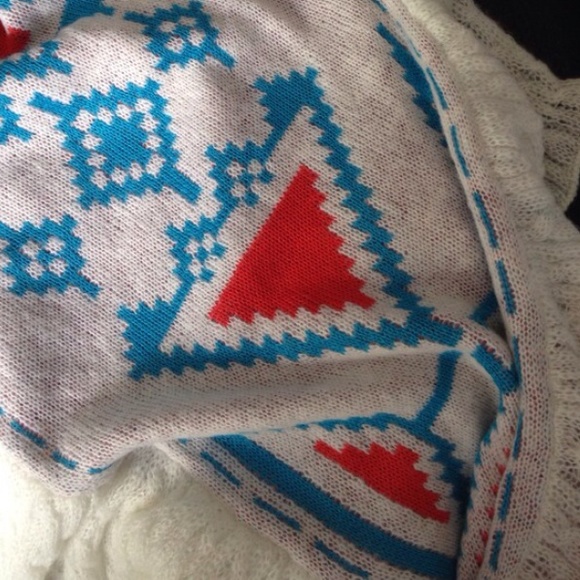 Wildfox White Label Aztec Hooded Scarf - Picture 2 of 4