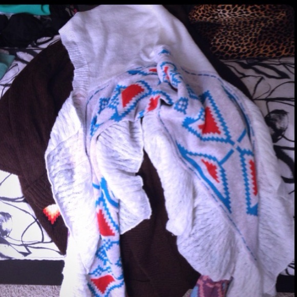 Wildfox White Label Aztec Hooded Scarf - Picture 4 of 4
