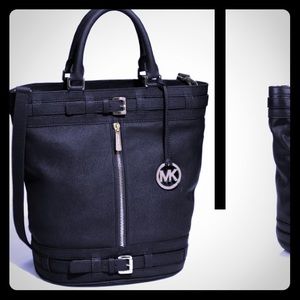 MICHAEL KORS MK Kingsbury Tote- Large