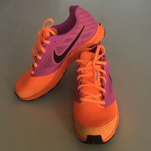 BRAND NEW Nike Zoom Fly Women's size 9.5